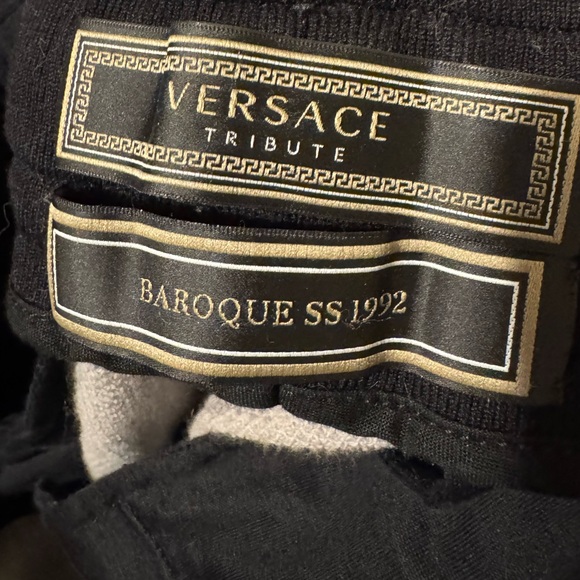 Versace Tribute Ss 92’ Baroque Print T Shirt Joggers Pants Set - Picture 12 of 16